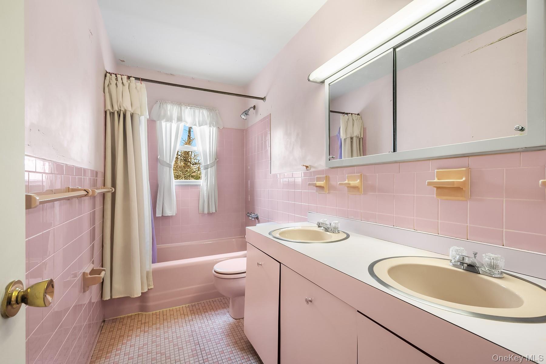 #8 photo, 705 Ardsley Road, Scarsdale , NY 10583