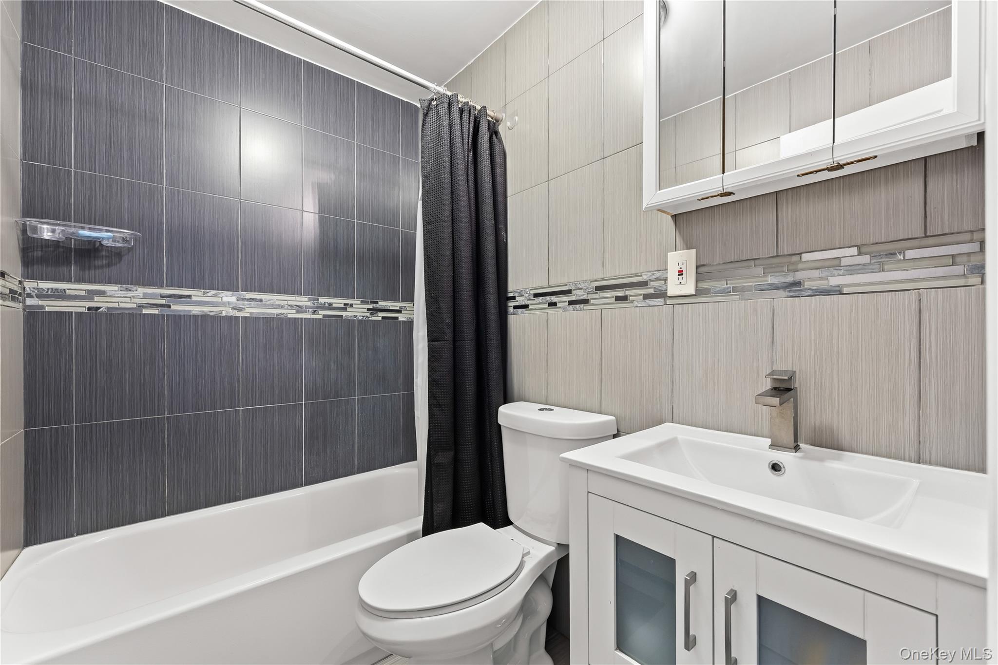 #13 photo, 4114 Wickham Avenue, Bronx , NY 10466