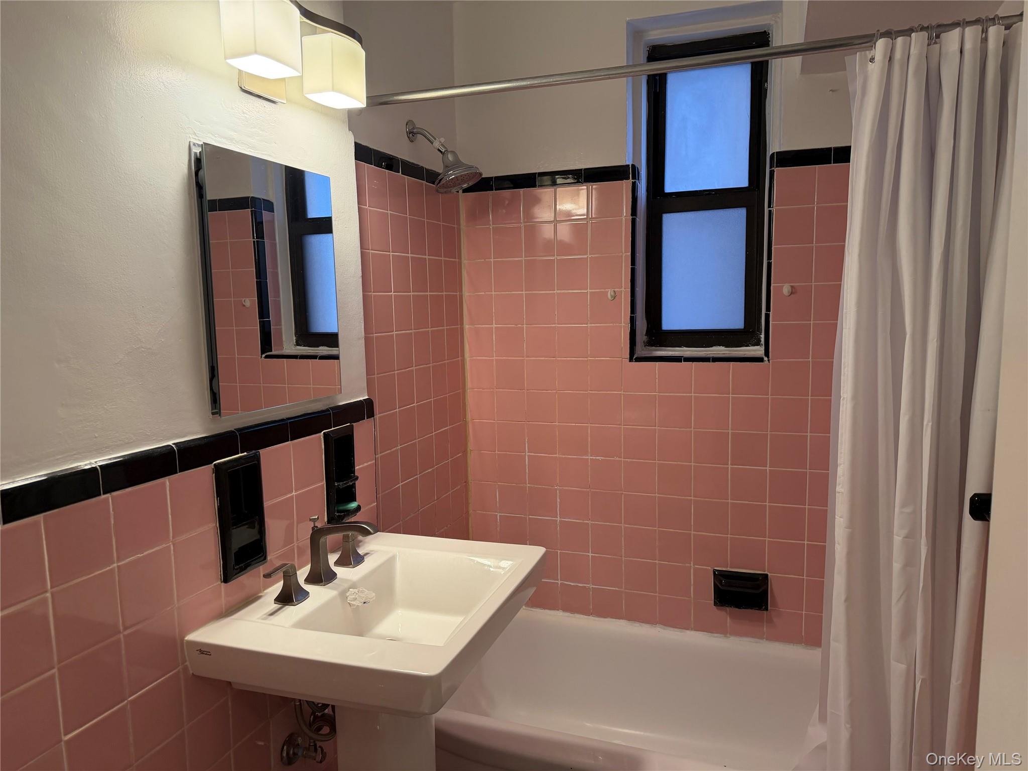 #10 photo, 33-26 92 Street, Jackson Heights , NY 11372