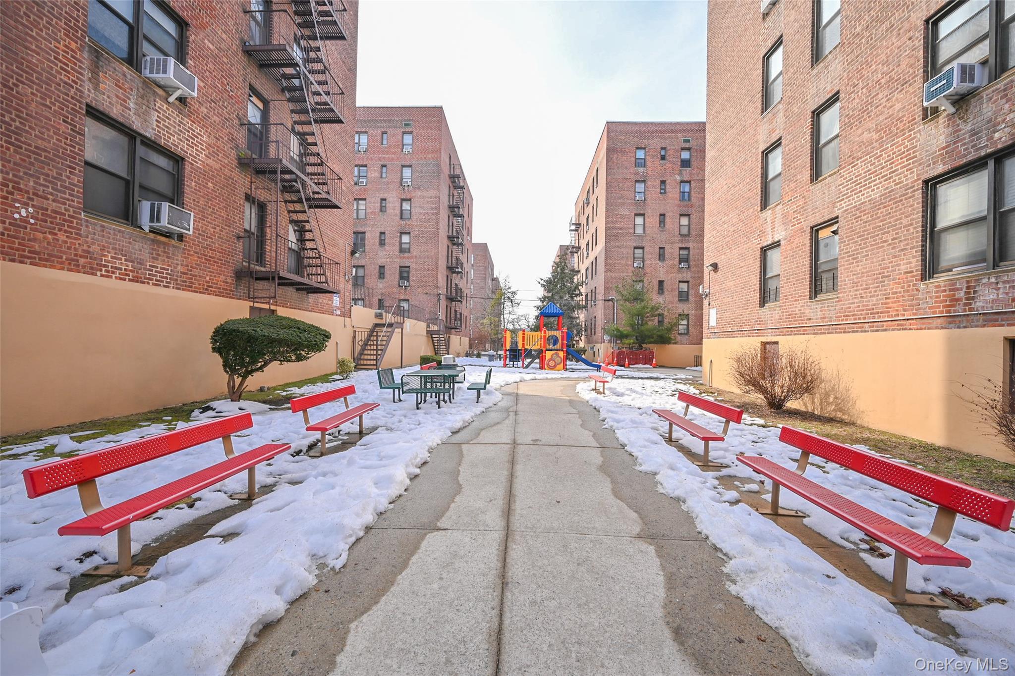 #17 photo, 33-26 92 Street, 皇后區 傑克遜高地 Jackson Heights , NY 11372