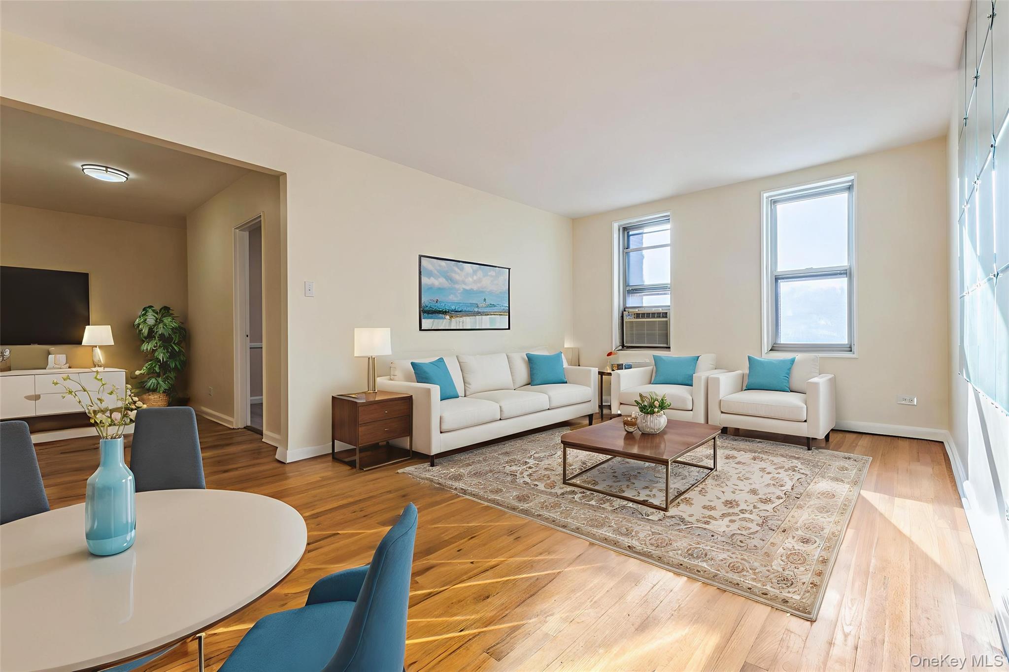 #14 photo, 223 Brigham Street, הברונקס Brooklyn , NY 11229