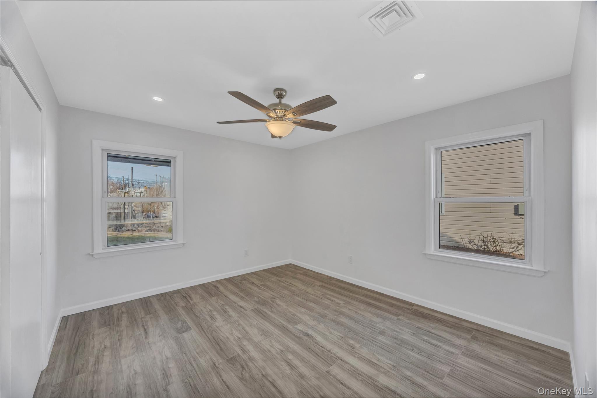 #11 photo, 170 5th Street, নাসাউ কাউন্টি Hicksville , NY 11801