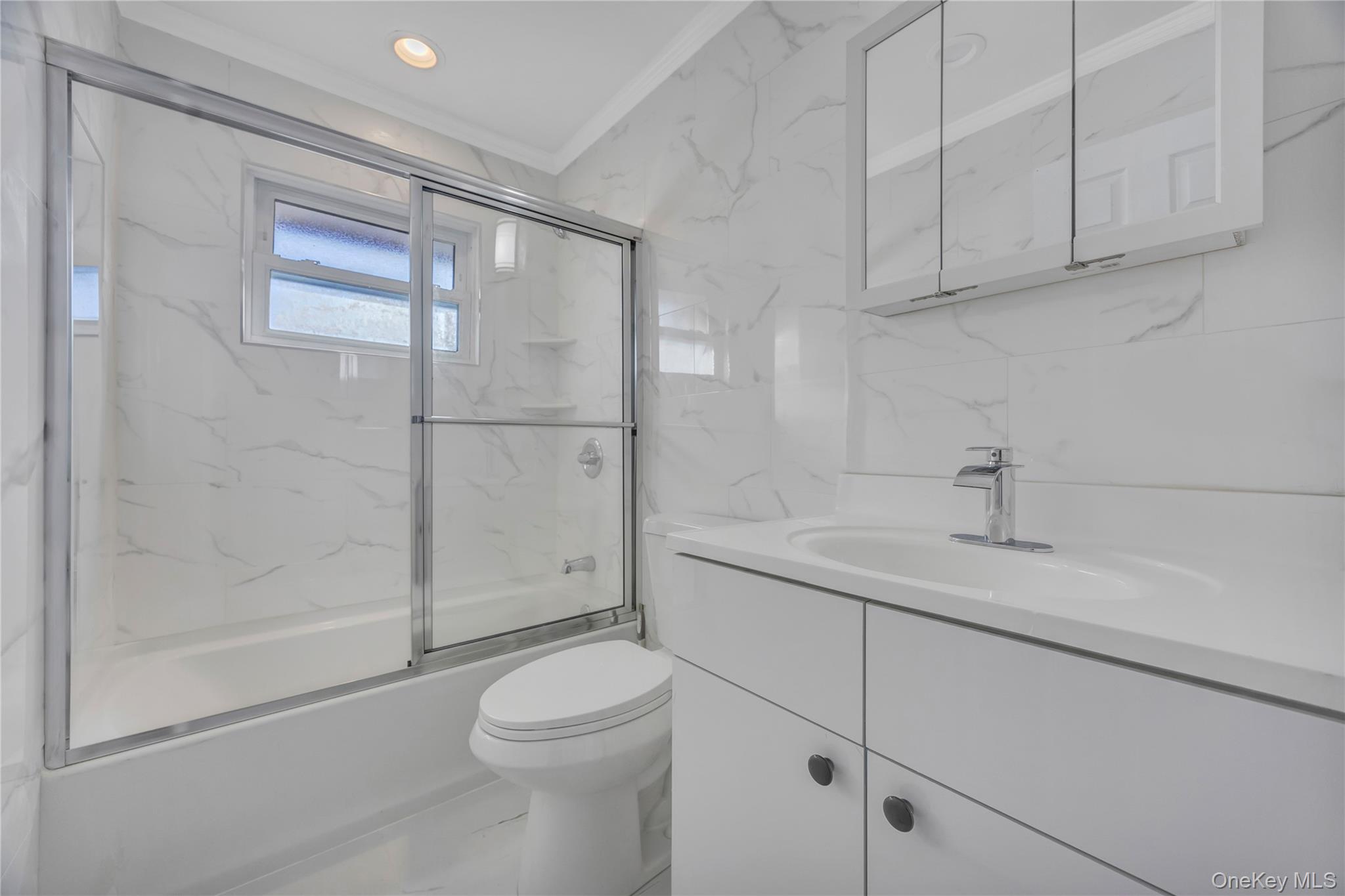 #15 photo, 170 5th Street, নাসাউ কাউন্টি Hicksville , NY 11801