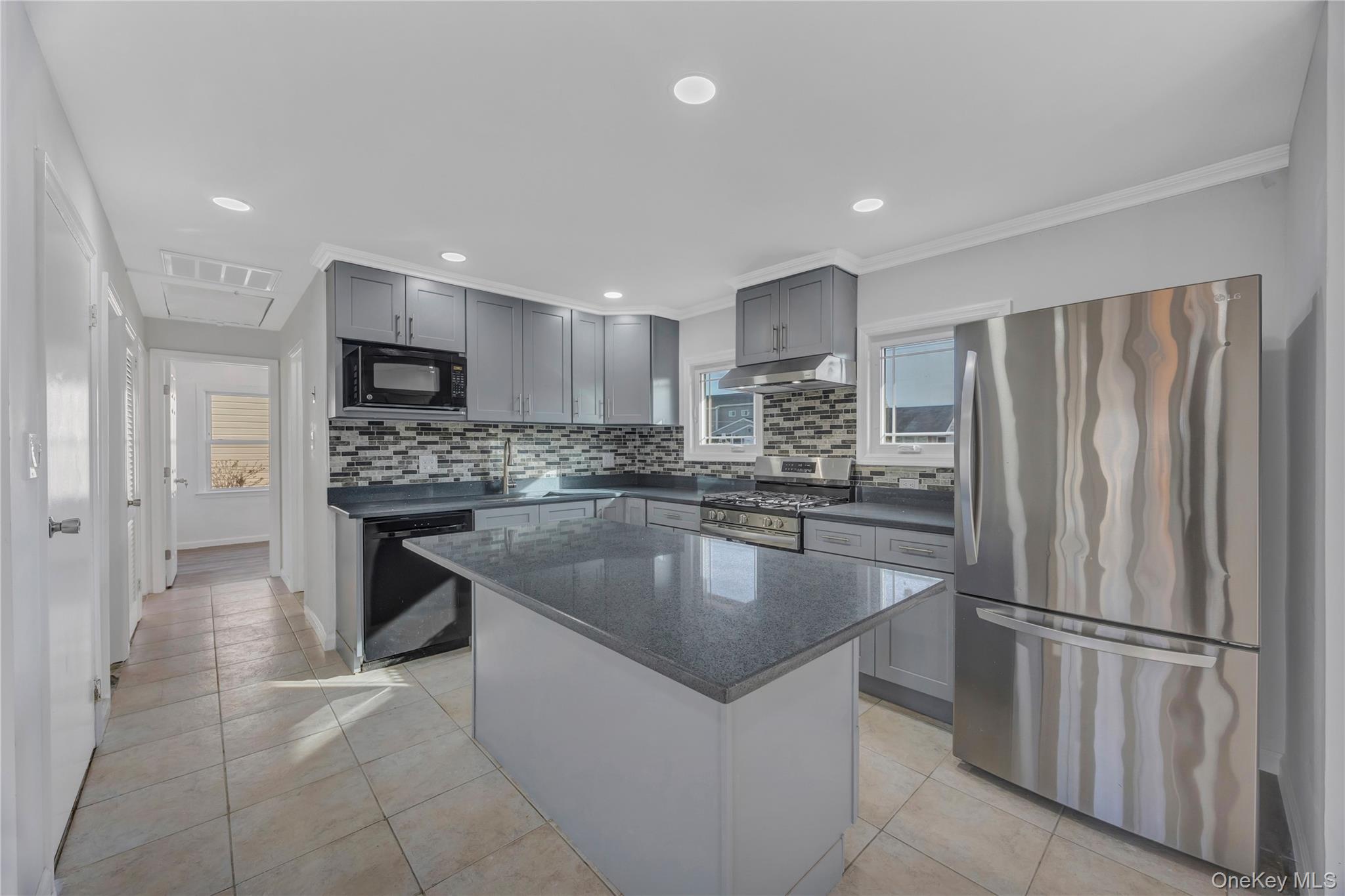 #4 photo, 170 5th Street, নাসাউ কাউন্টি Hicksville , NY 11801