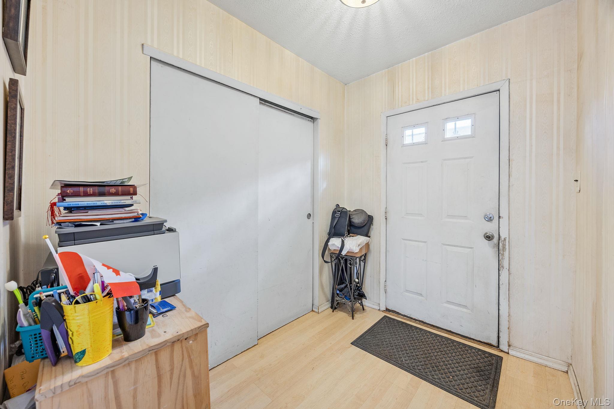 #3 photo, 905 Hart Street, ব্রুকলিন Brooklyn , NY 11237