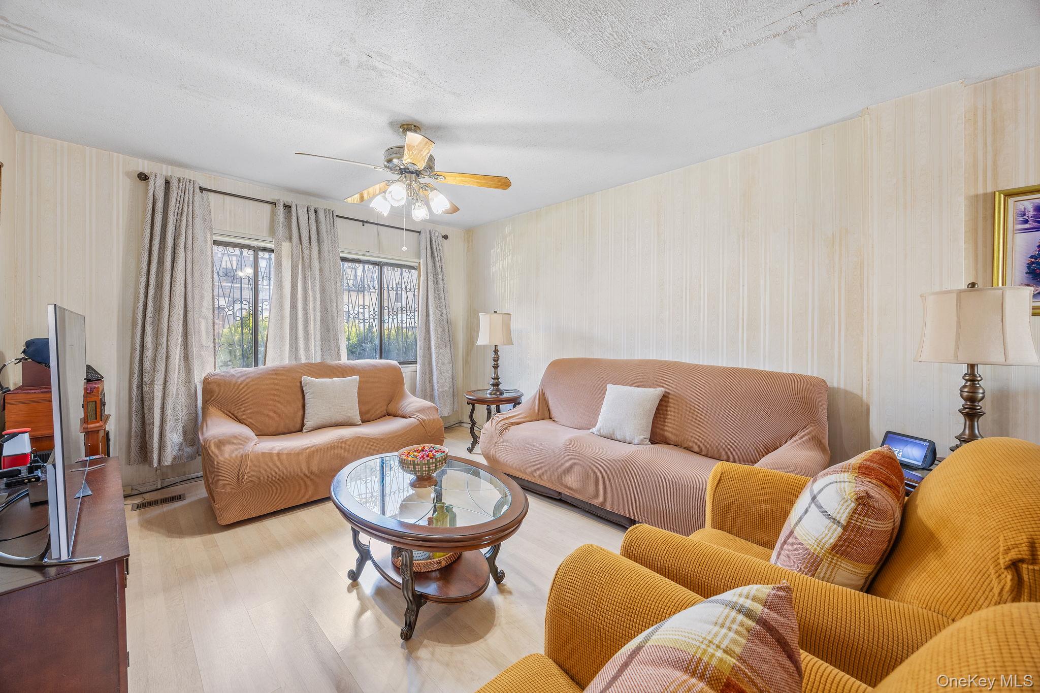 #4 photo, 905 Hart Street, ব্রুকলিন Brooklyn , NY 11237