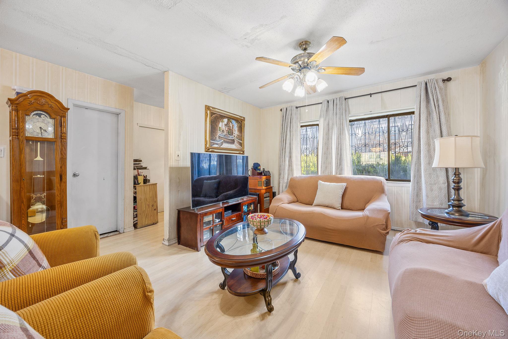 #6 photo, 905 Hart Street, ব্রুকলিন Brooklyn , NY 11237