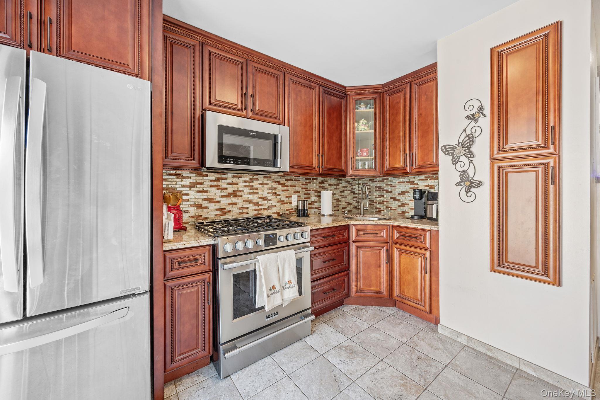 #9 photo, 905 Hart Street, ব্রুকলিন Brooklyn , NY 11237