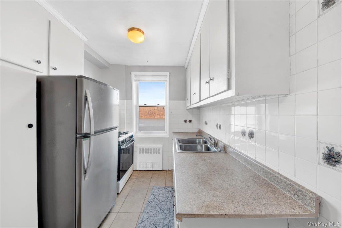 #10 photo, 709 Warburton Avenue, Yonkers , NY 10701