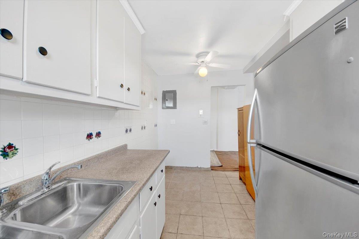 #13 photo, 709 Warburton Avenue, Yonkers , NY 10701