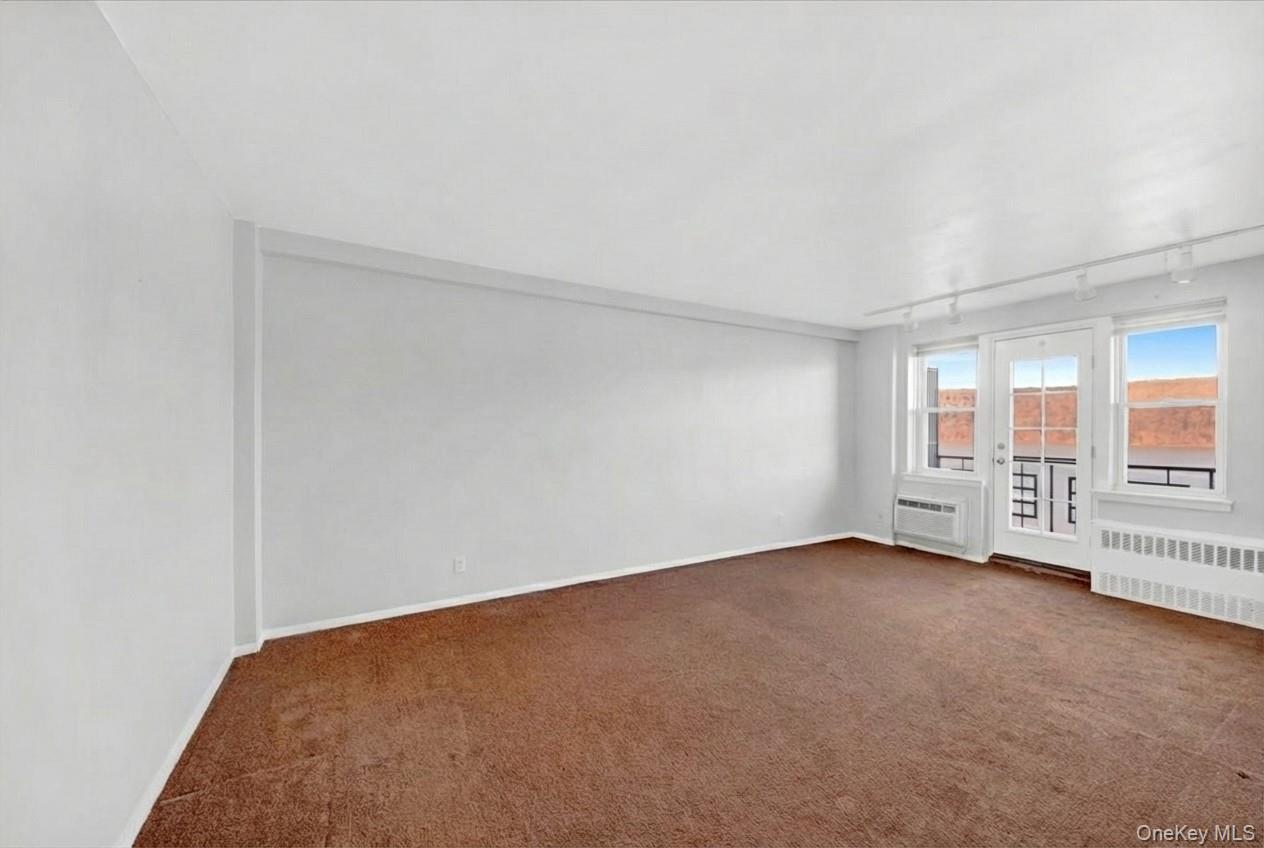 #15 photo, 709 Warburton Avenue, Yonkers , NY 10701