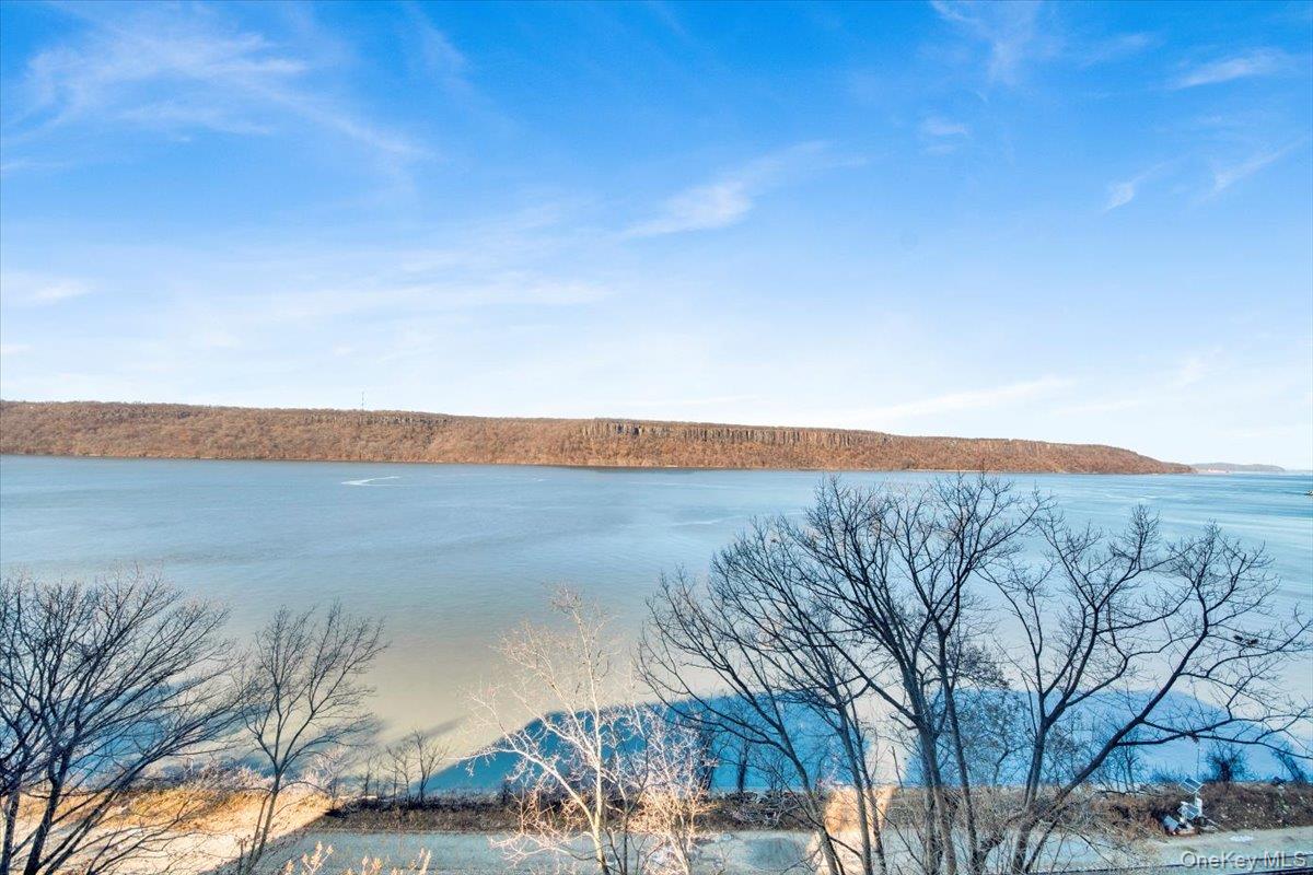 #18 photo, 709 Warburton Avenue, Yonkers , NY 10701