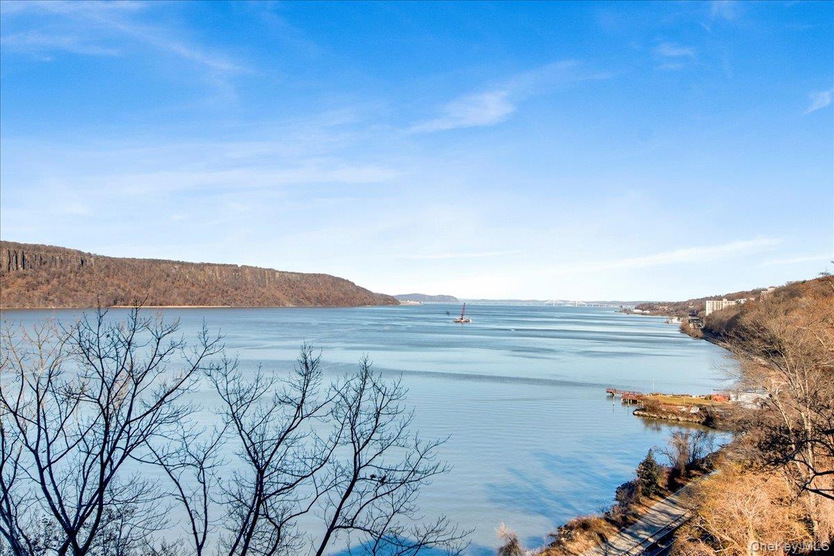 #19 photo, 709 Warburton Avenue, Yonkers , NY 10701