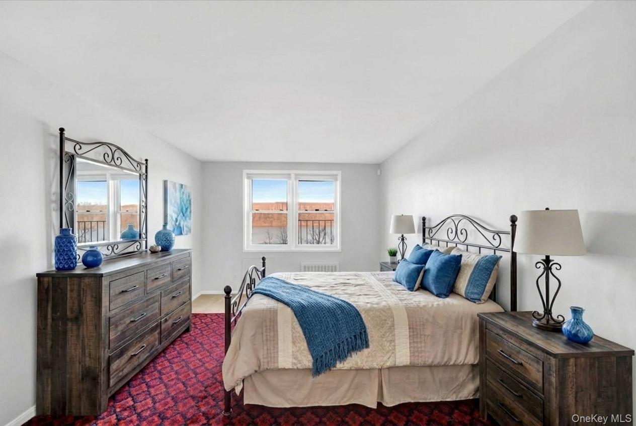 #7 photo, 709 Warburton Avenue, Yonkers , NY 10701