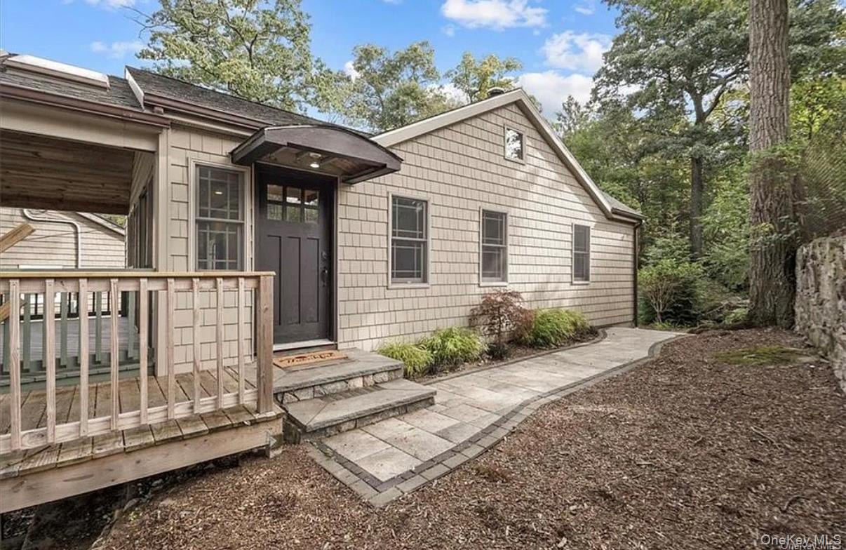 #1 photo, 11 Oakdale Road, Putnam Valley , NY 10579