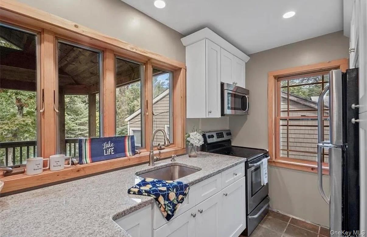 #7 photo, 11 Oakdale Road, Putnam Valley , NY 10579