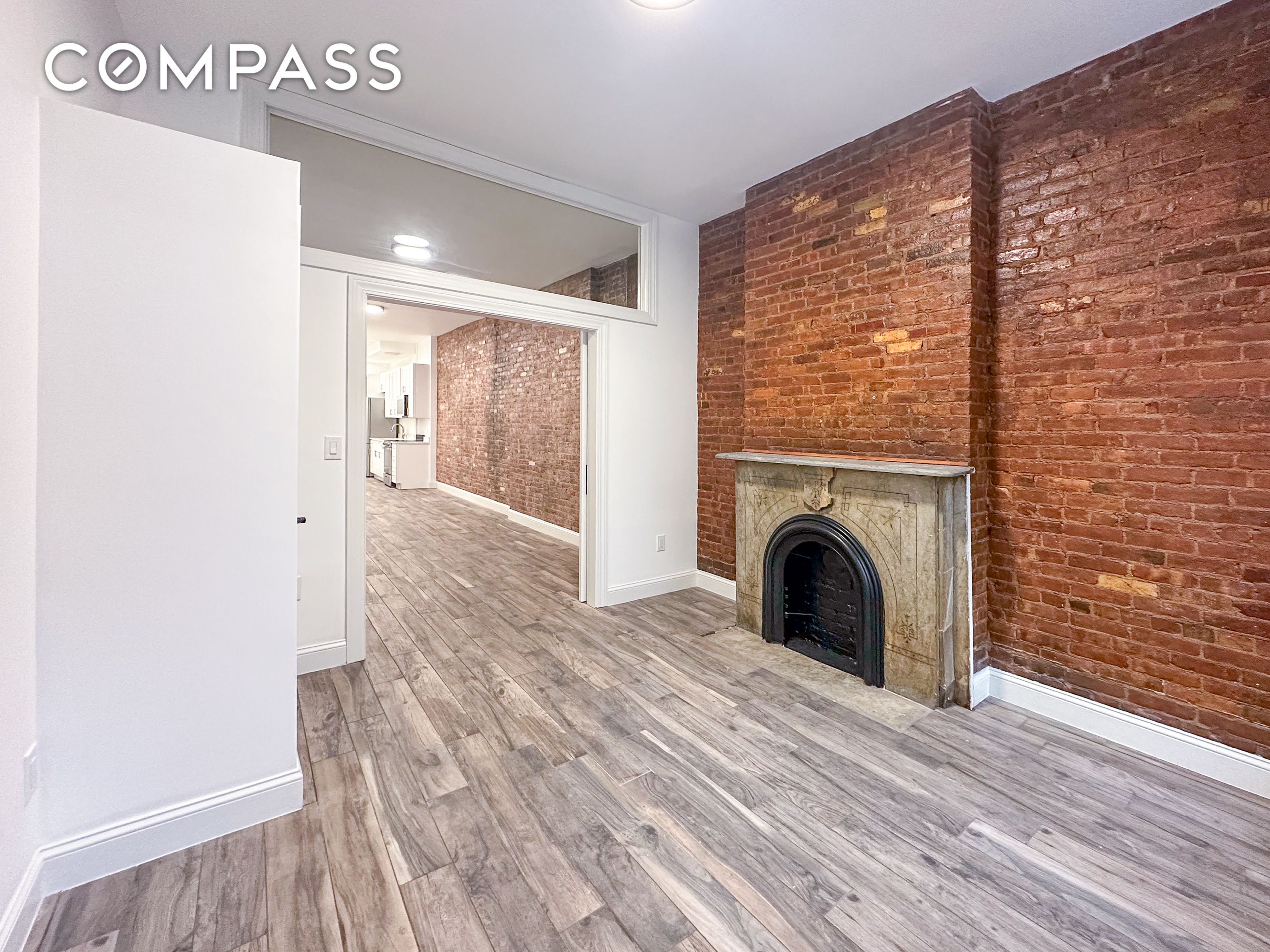 #4 photo, New York City, मैनहटन East Village , NY 10003