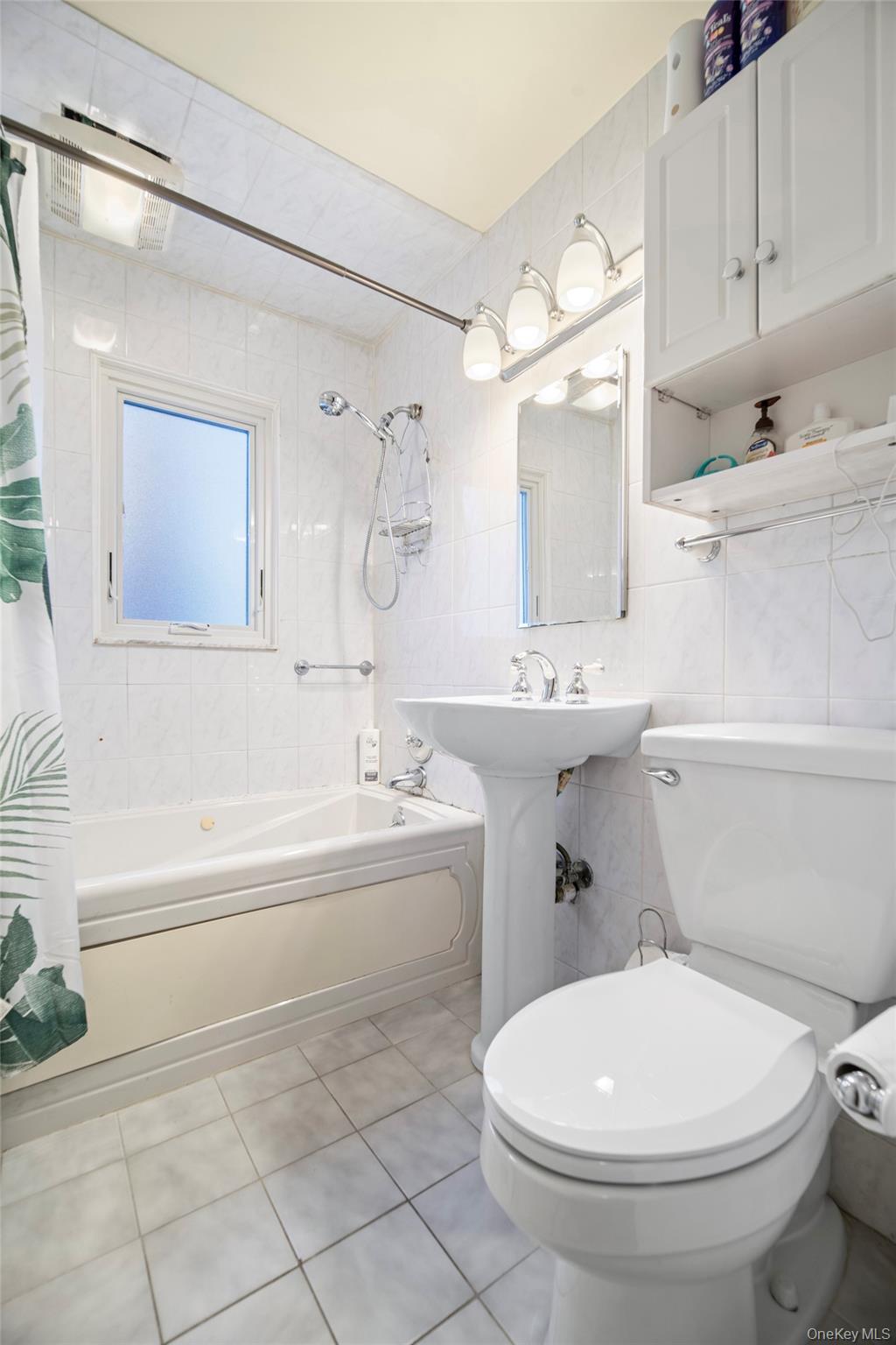 #19 photo, 8412 Cross Island Parkway, 皇后區 Bellerose , NY 11426