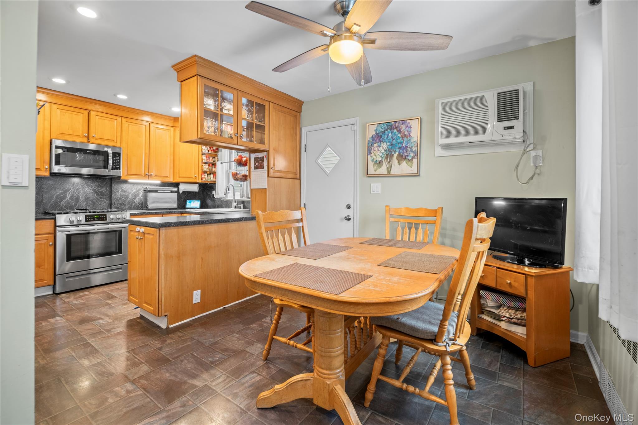 #6 photo, 8412 Cross Island Parkway, 皇后區 Bellerose , NY 11426