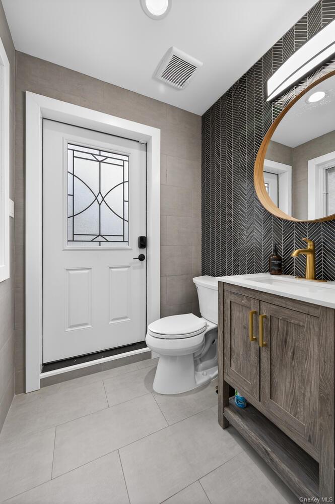 #12 photo, 14 Woodland Drive, Old Bethpage , NY 11804