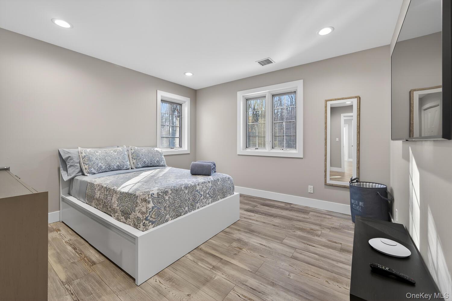 #18 photo, 14 Woodland Drive, Old Bethpage , NY 11804