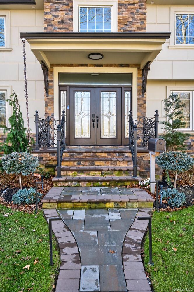 #2 photo, 14 Woodland Drive, Old Bethpage , NY 11804