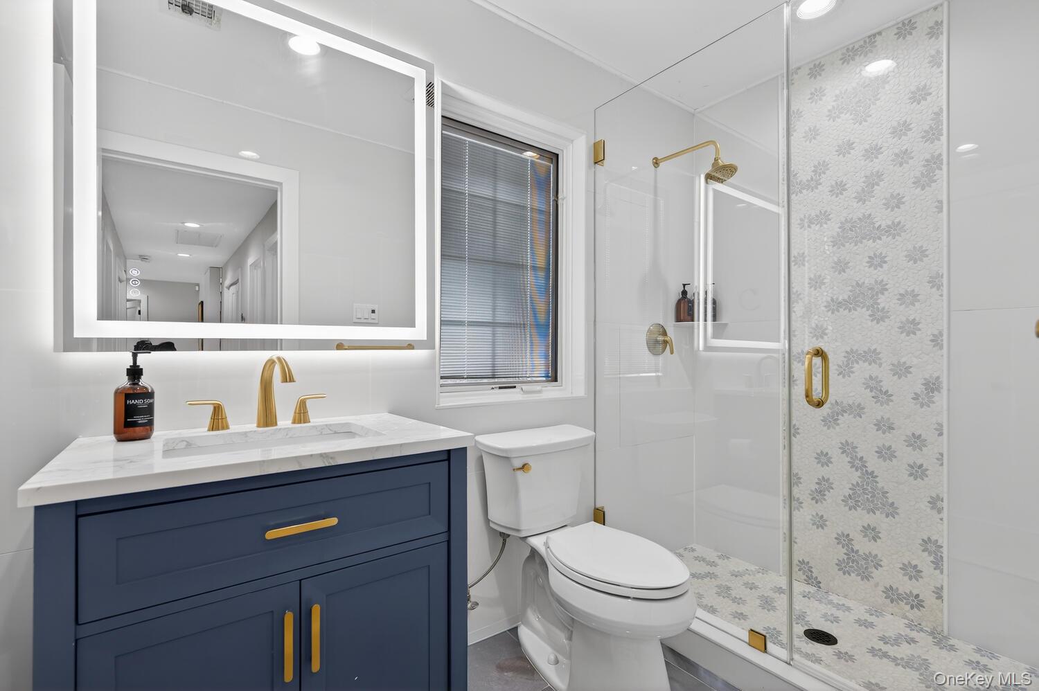 #20 photo, 14 Woodland Drive, Old Bethpage , NY 11804