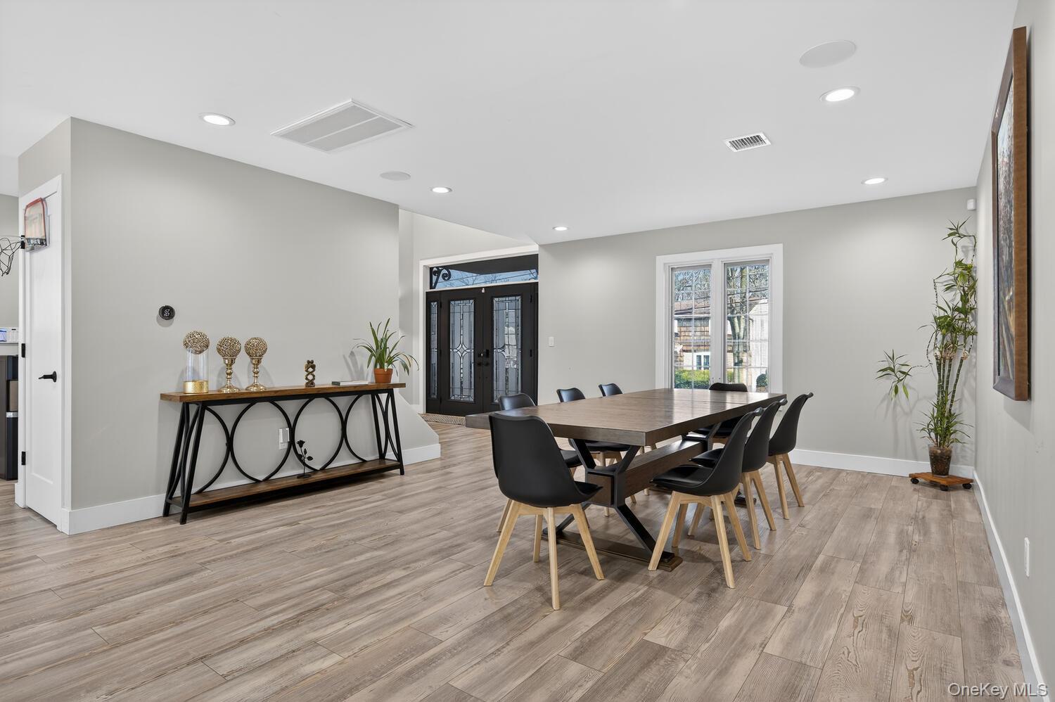 #6 photo, 14 Woodland Drive, Old Bethpage , NY 11804