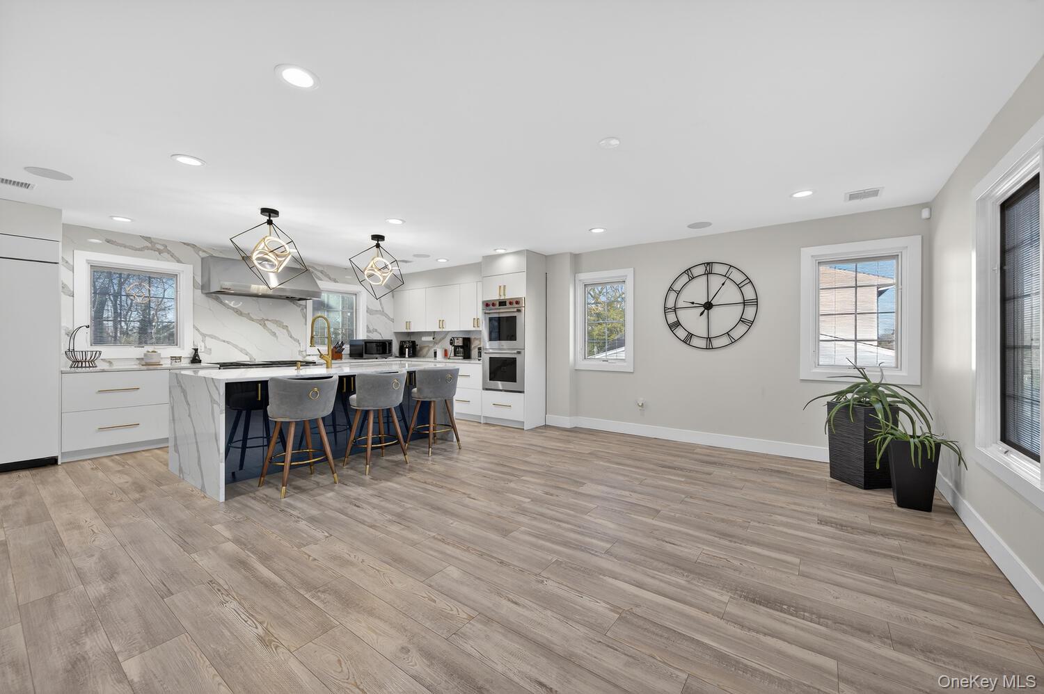 #8 photo, 14 Woodland Drive, Old Bethpage , NY 11804