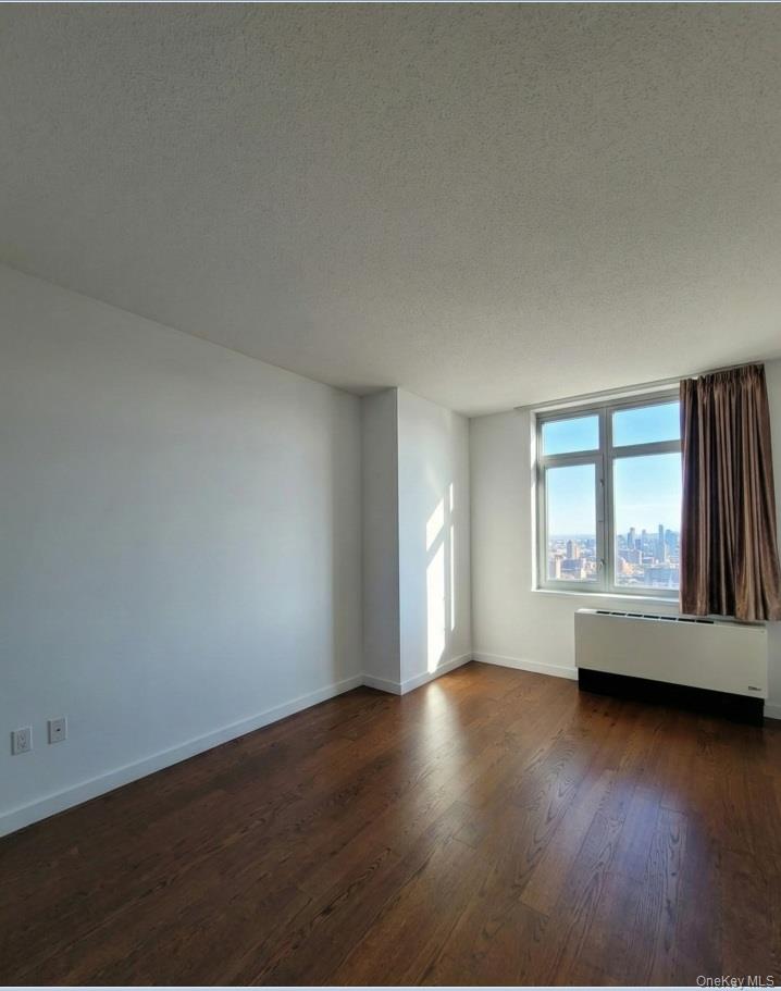 #5 photo, 40-28 College Point Boulevard, Flushing , NY 11354