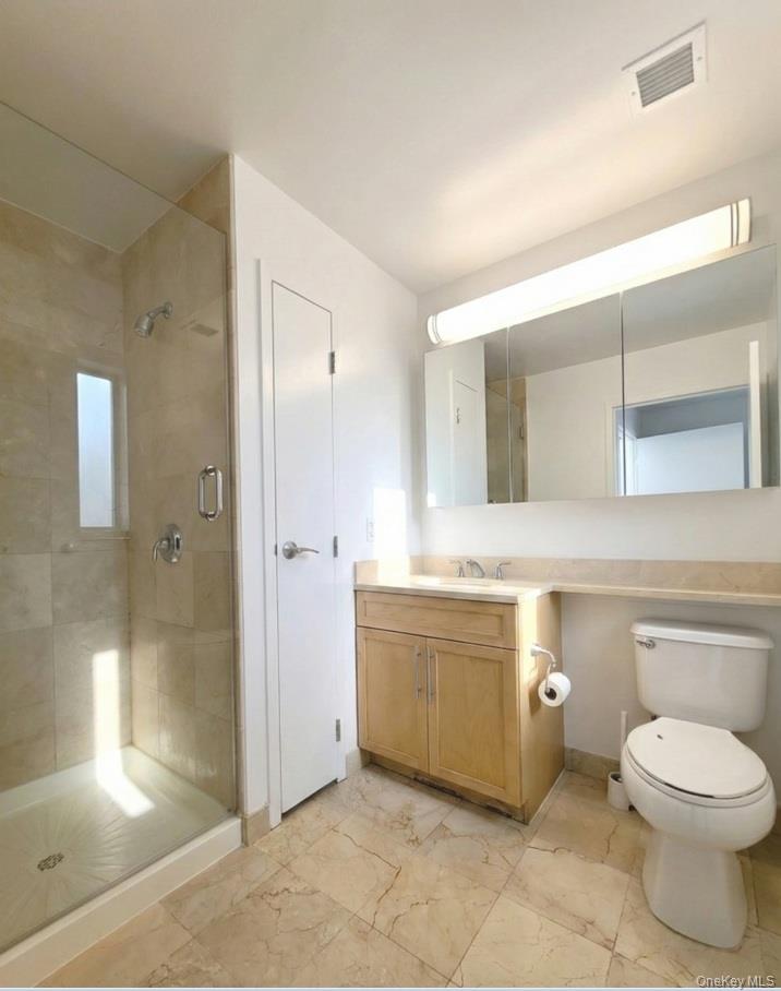 #8 photo, 40-28 College Point Boulevard, Flushing , NY 11354