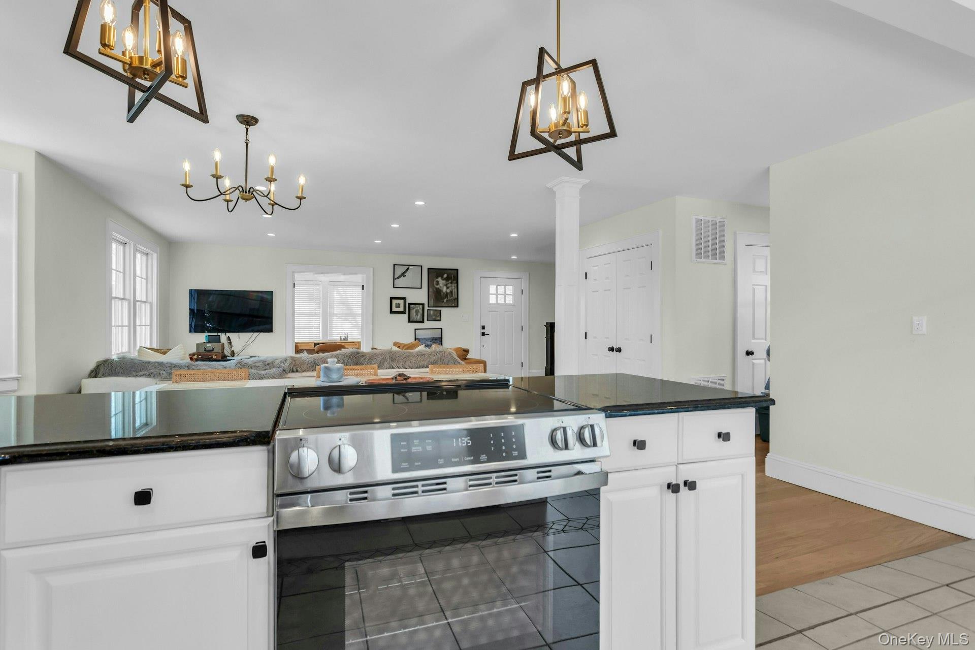 #12 photo, 32 Katherine Street, Locust Valley , NY 11560