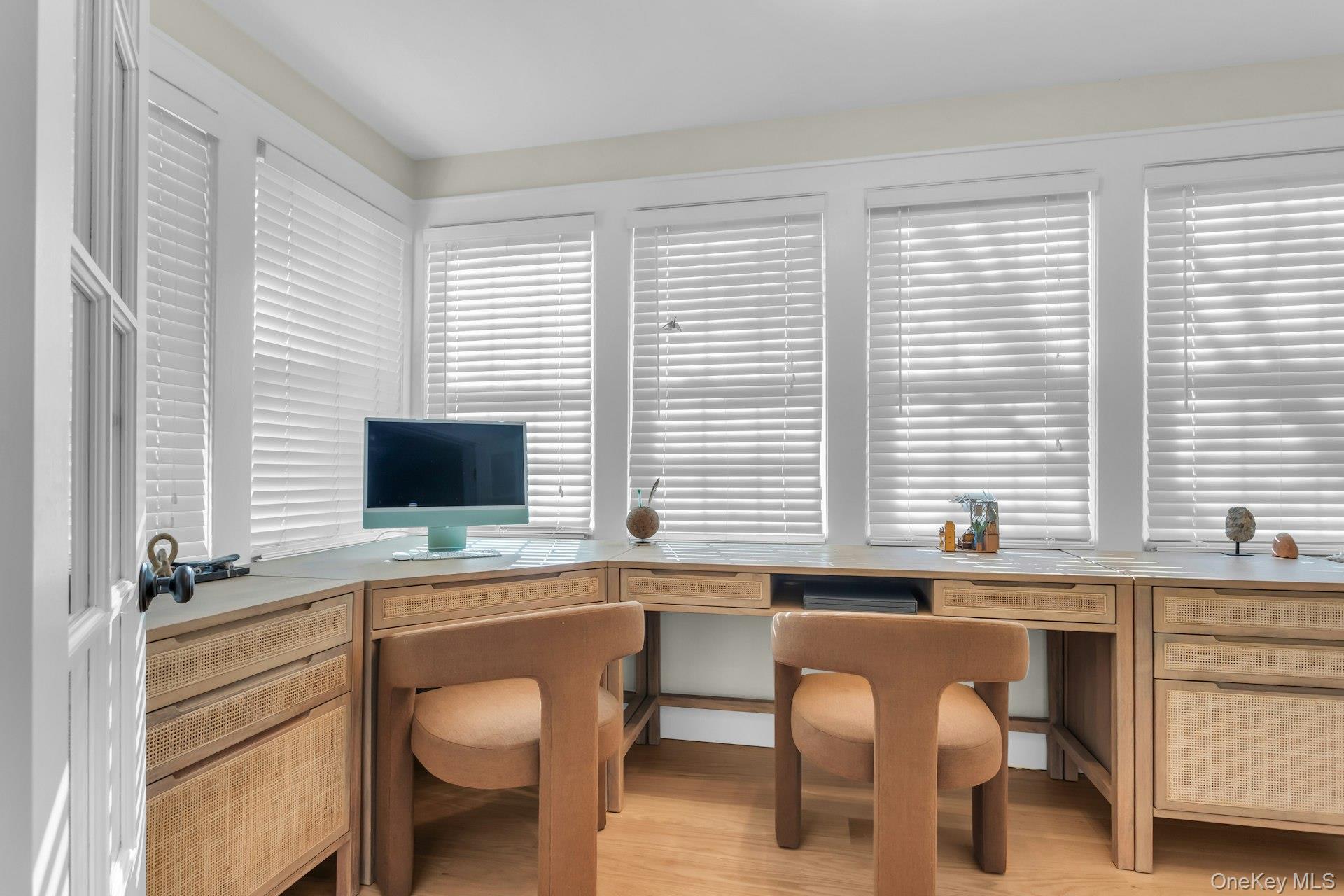 #16 photo, 32 Katherine Street, Locust Valley , NY 11560