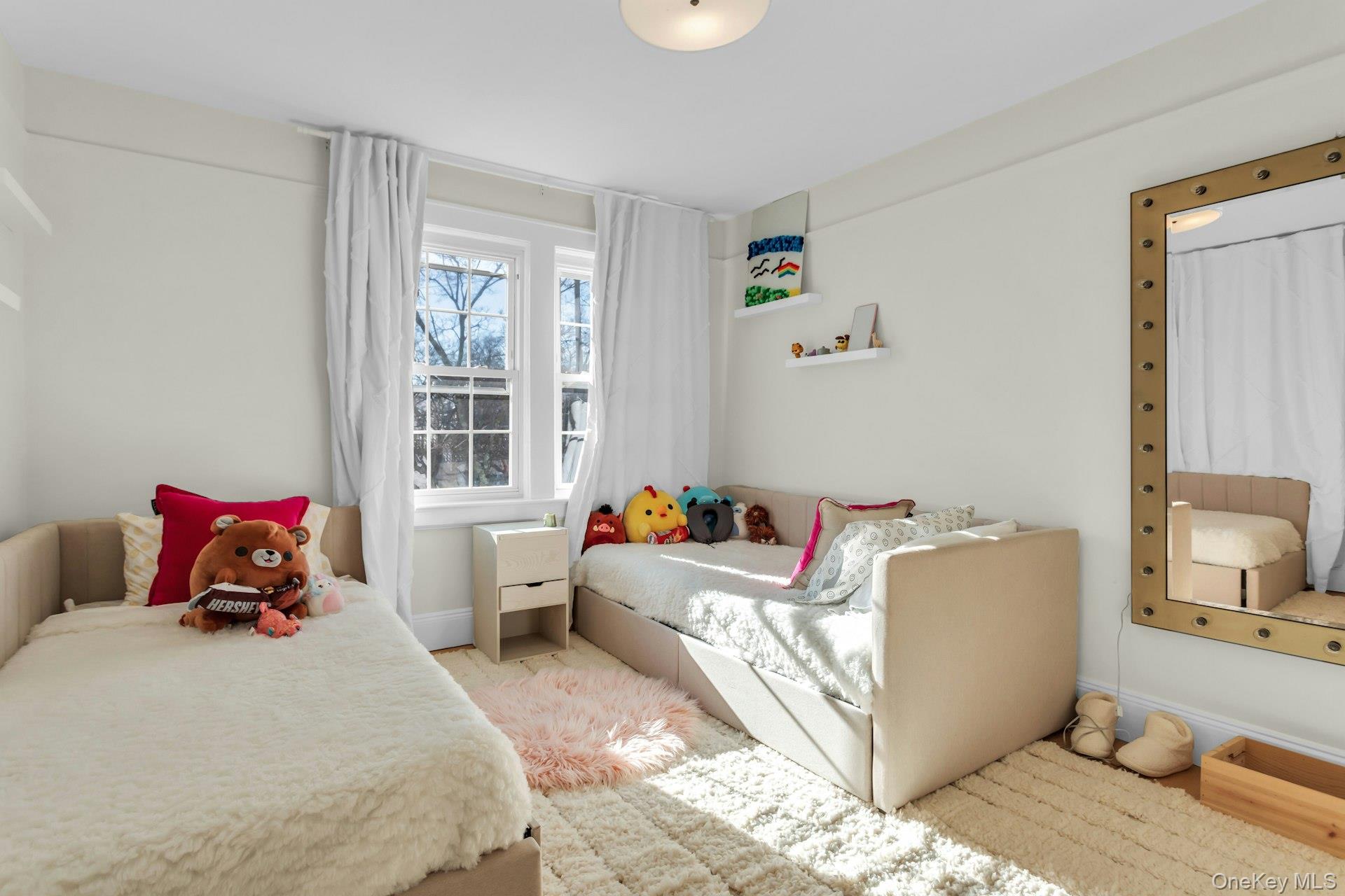 #20 photo, 32 Katherine Street, Locust Valley , NY 11560