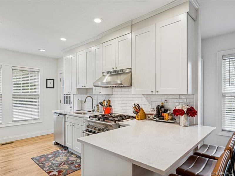 #11 photo, 27 Hewlett Court, מחוז סאפוק Babylon , NY 11702