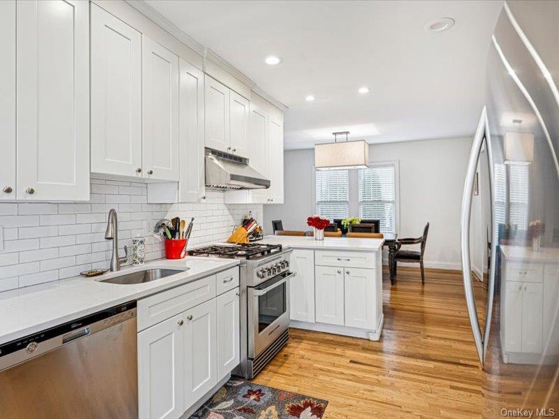 #12 photo, 27 Hewlett Court, מחוז סאפוק Babylon , NY 11702