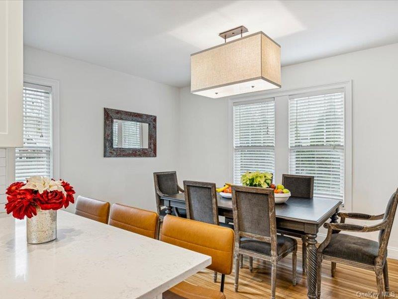 #13 photo, 27 Hewlett Court, מחוז סאפוק Babylon , NY 11702