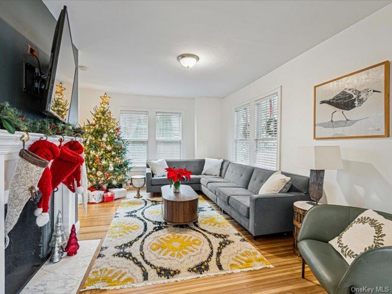 #6 photo, 27 Hewlett Court, מחוז סאפוק Babylon , NY 11702