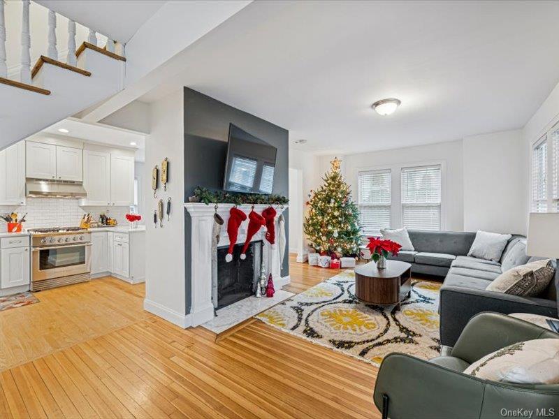 #9 photo, 27 Hewlett Court, מחוז סאפוק Babylon , NY 11702