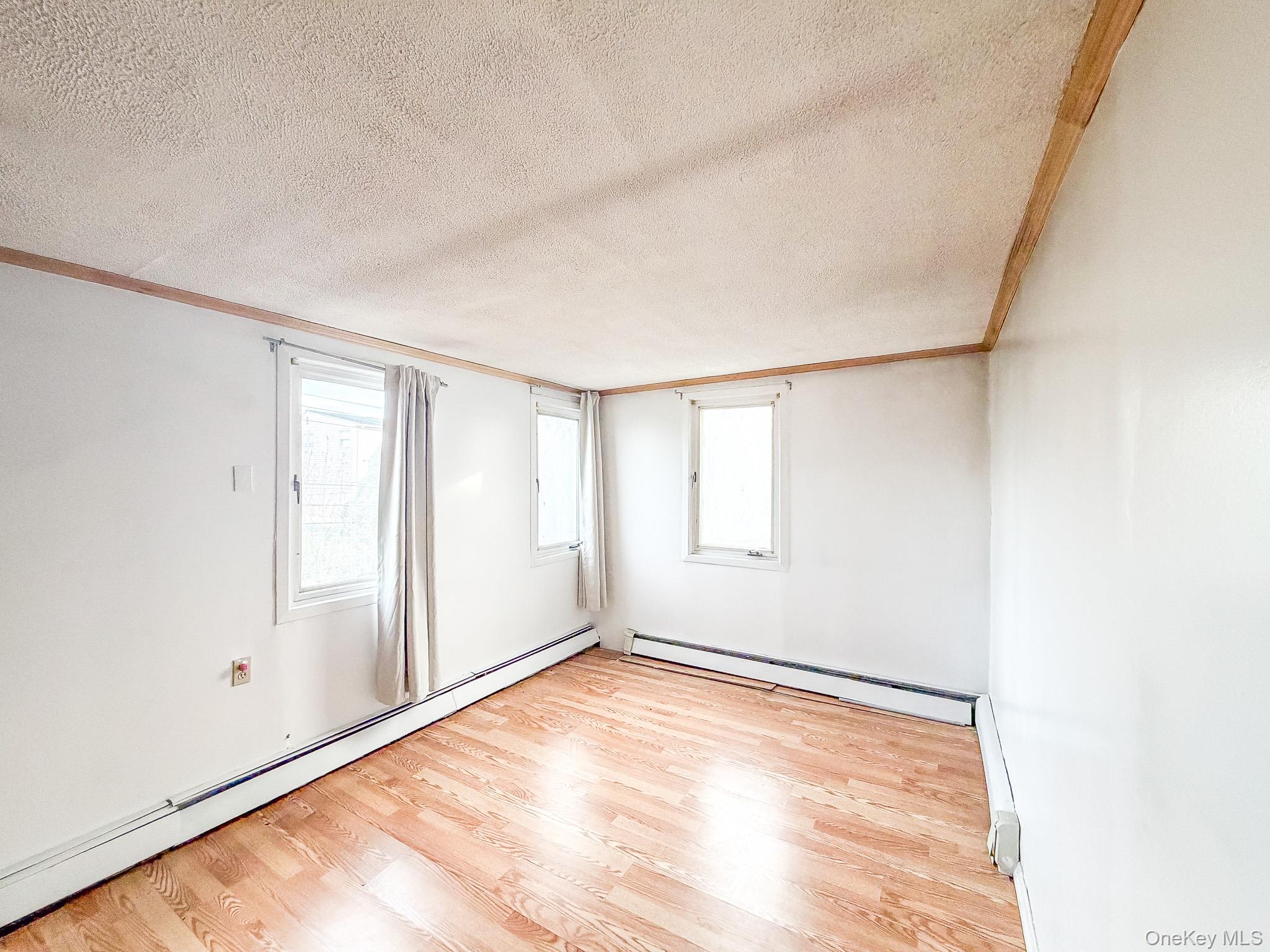 #13 photo, 25 Ford Drive, নাসাউ কাউন্টি Merrick , NY 11758