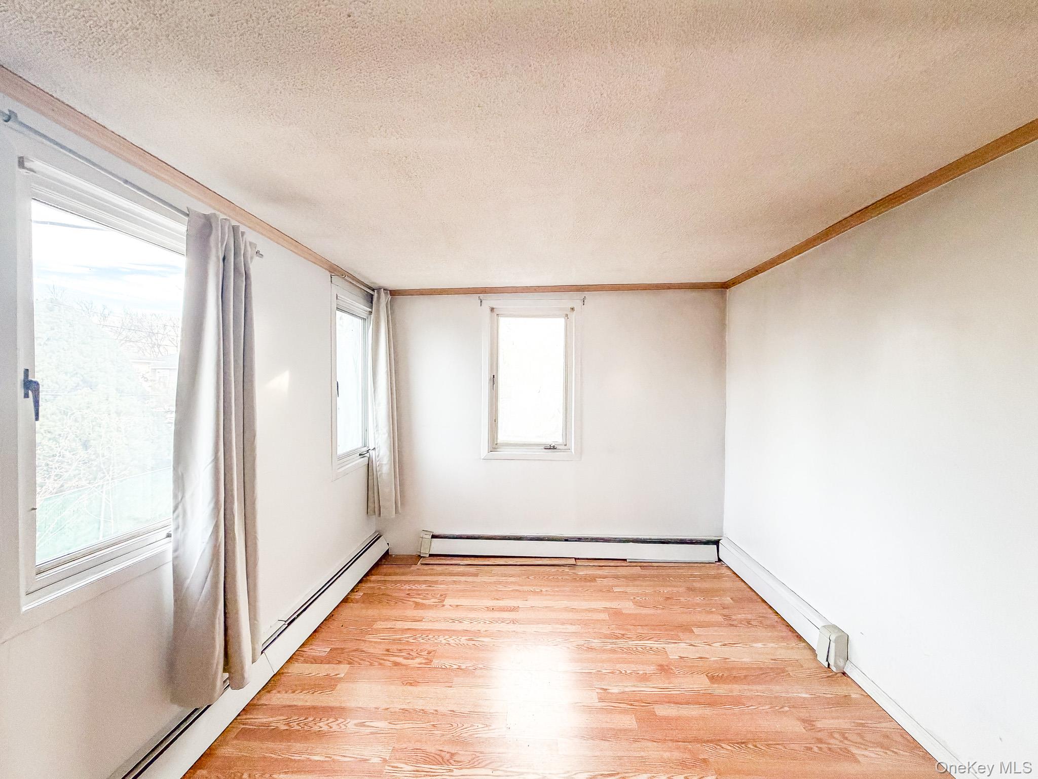 #14 photo, 25 Ford Drive, নাসাউ কাউন্টি Merrick , NY 11758