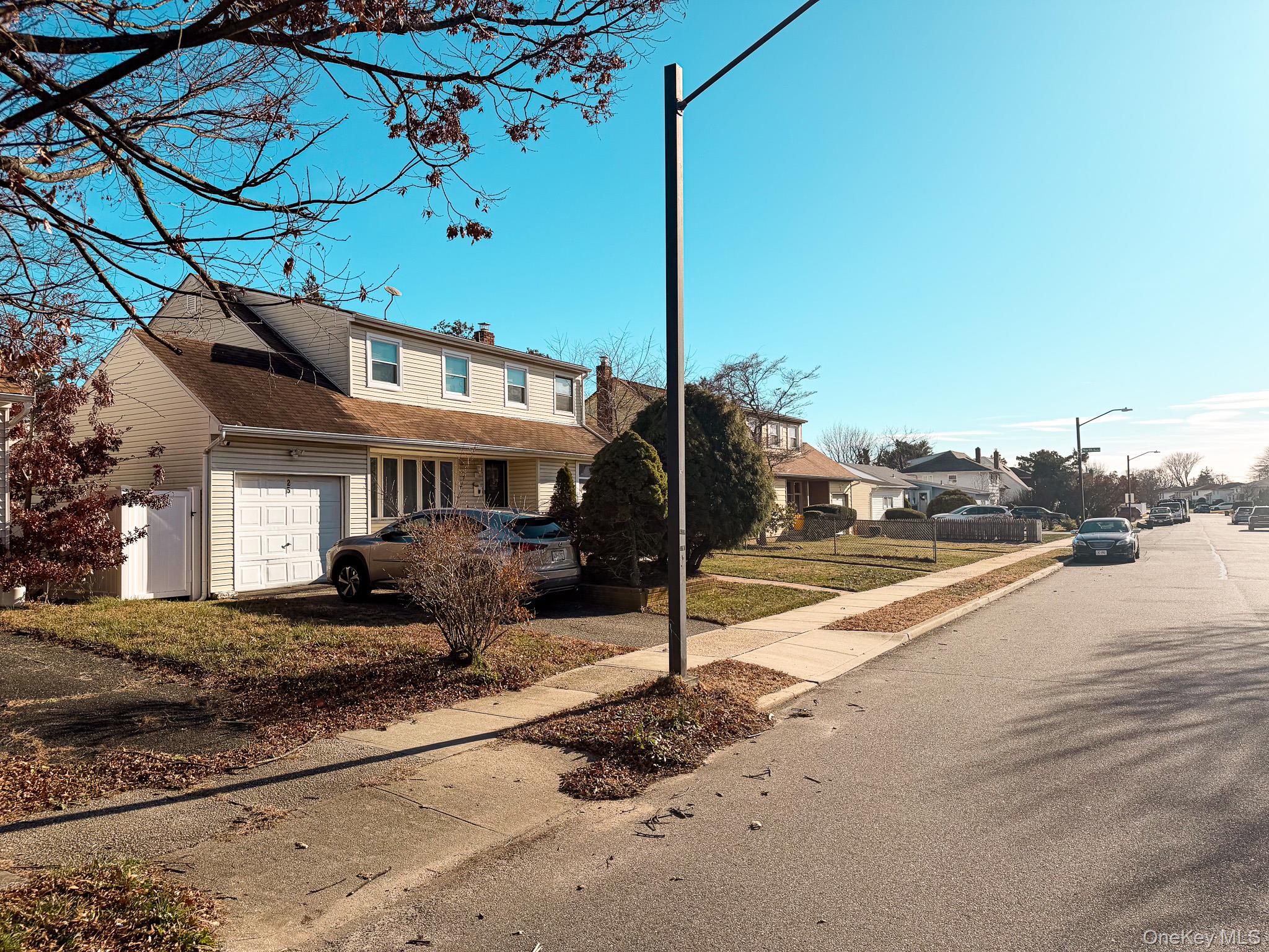 #3 photo, 25 Ford Drive, নাসাউ কাউন্টি Merrick , NY 11758