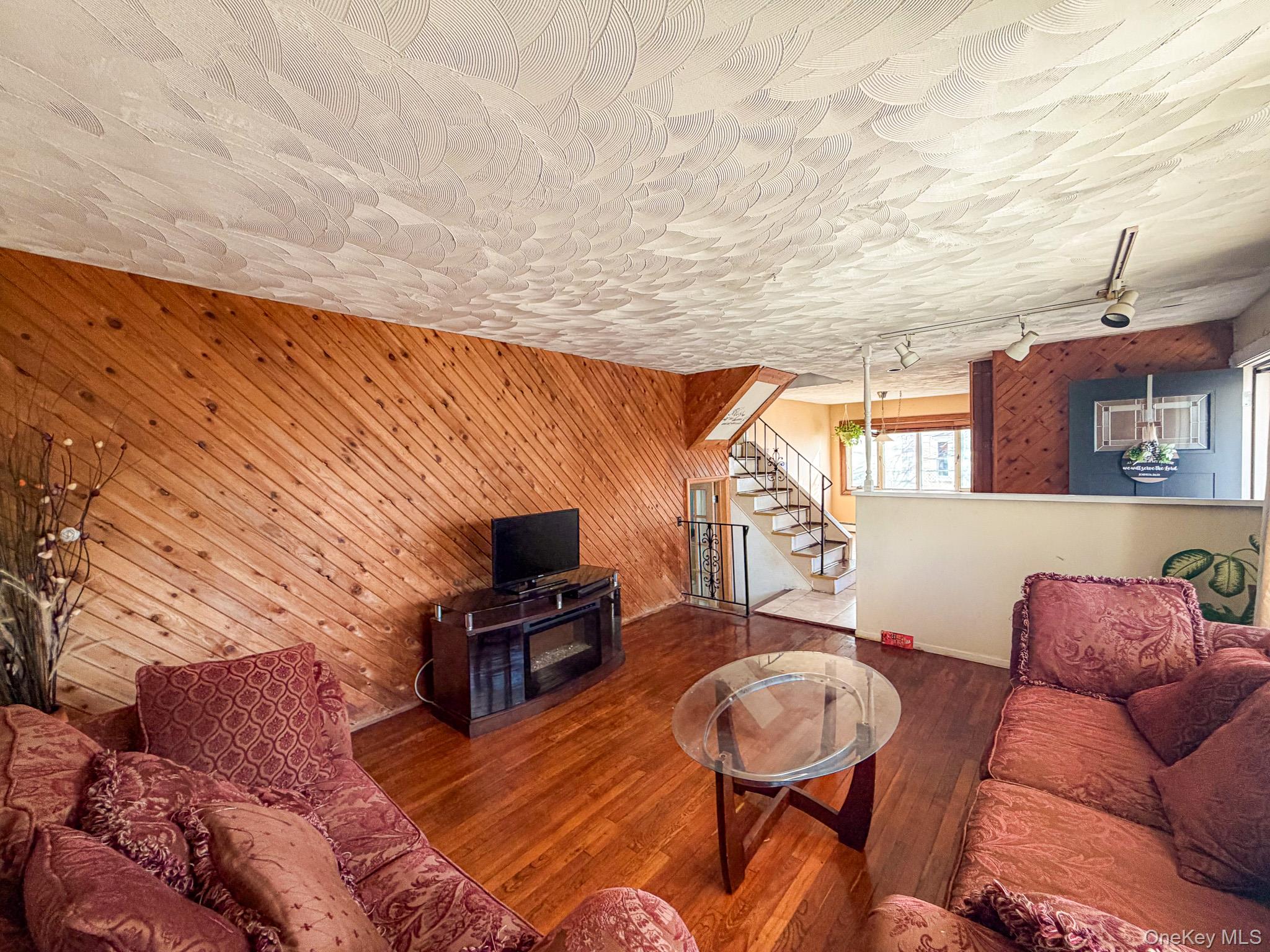 #4 photo, 25 Ford Drive, নাসাউ কাউন্টি Merrick , NY 11758