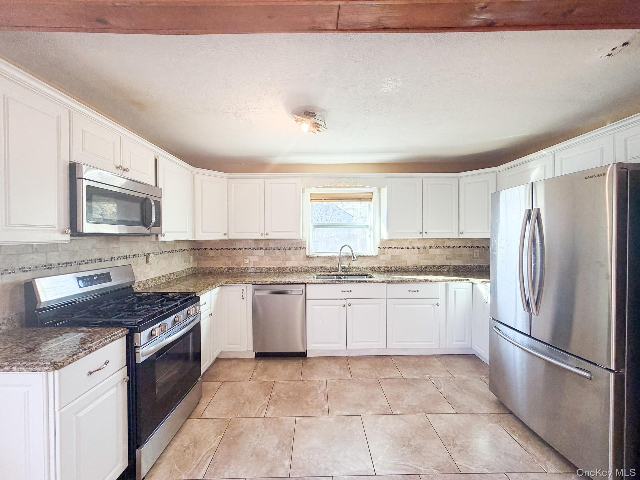 #7 photo, 25 Ford Drive, নাসাউ কাউন্টি Merrick , NY 11758