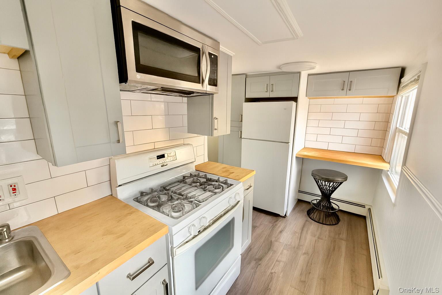 #11 photo, 38 E Hamilton Avenue, নাসাউ কাউন্টি Massapequa , NY 11758