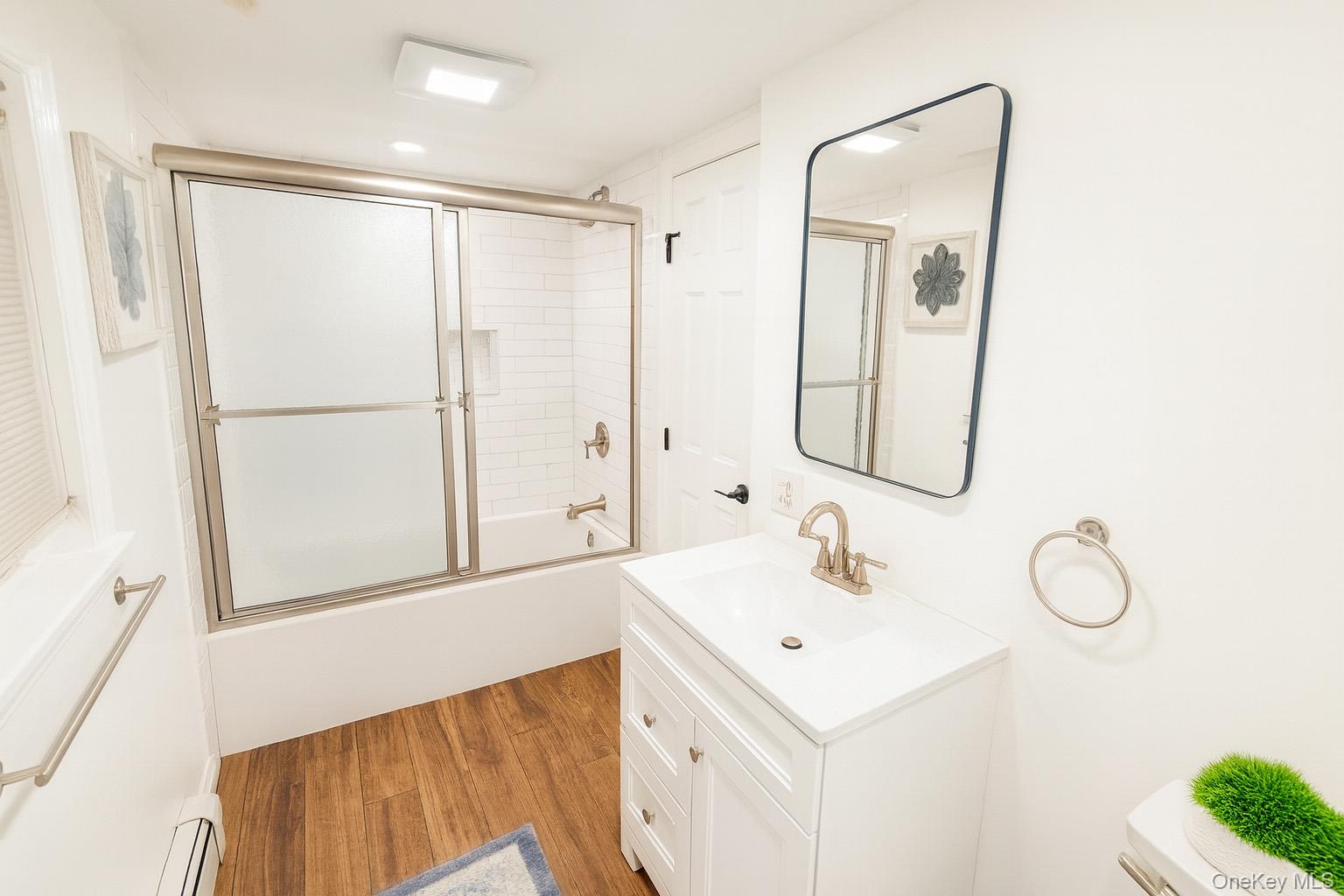 #13 photo, 38 E Hamilton Avenue, নাসাউ কাউন্টি Massapequa , NY 11758