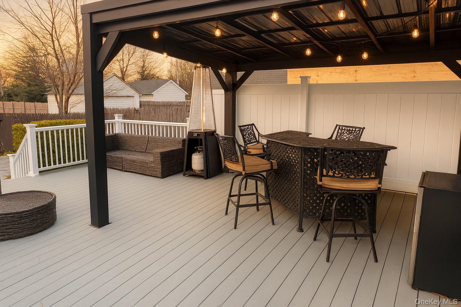 #19 photo, 38 E Hamilton Avenue, নাসাউ কাউন্টি Massapequa , NY 11758