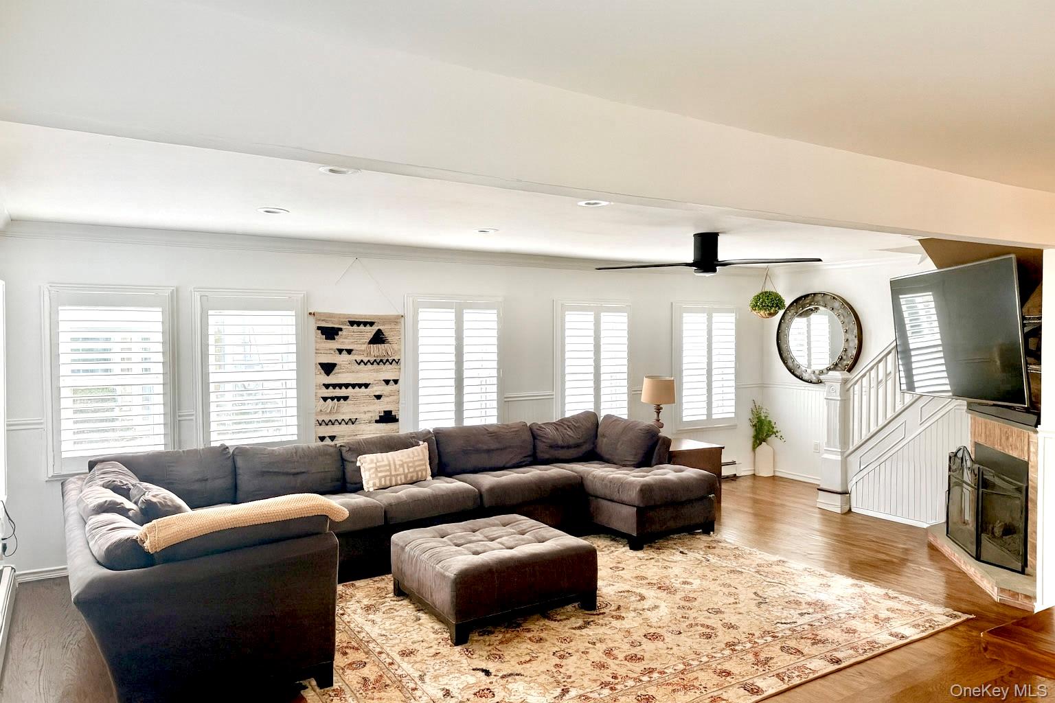 #2 photo, 38 E Hamilton Avenue, নাসাউ কাউন্টি Massapequa , NY 11758