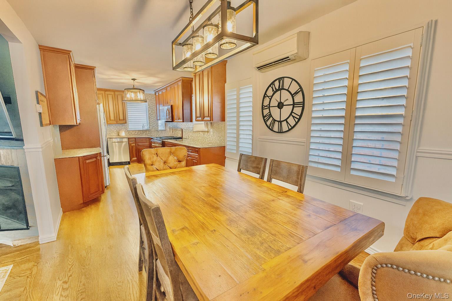 #4 photo, 38 E Hamilton Avenue, নাসাউ কাউন্টি Massapequa , NY 11758