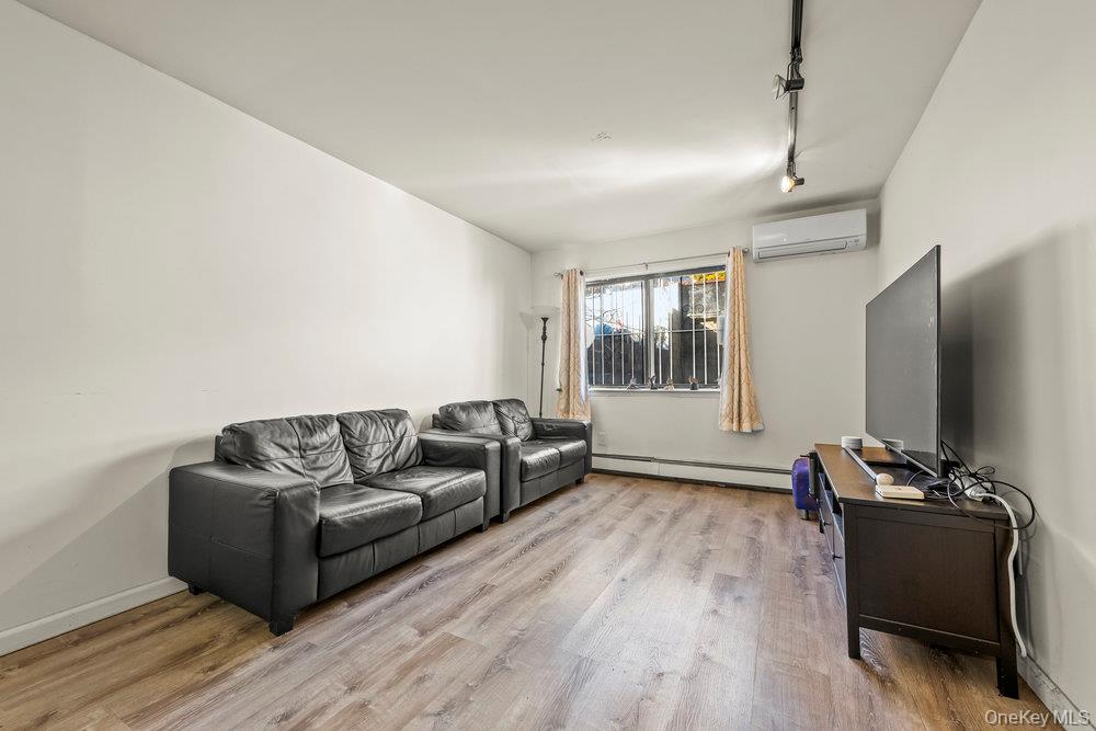 #2 photo, 86-27 57th Avenue, কুইন্‌স Elmhurst , NY 11373